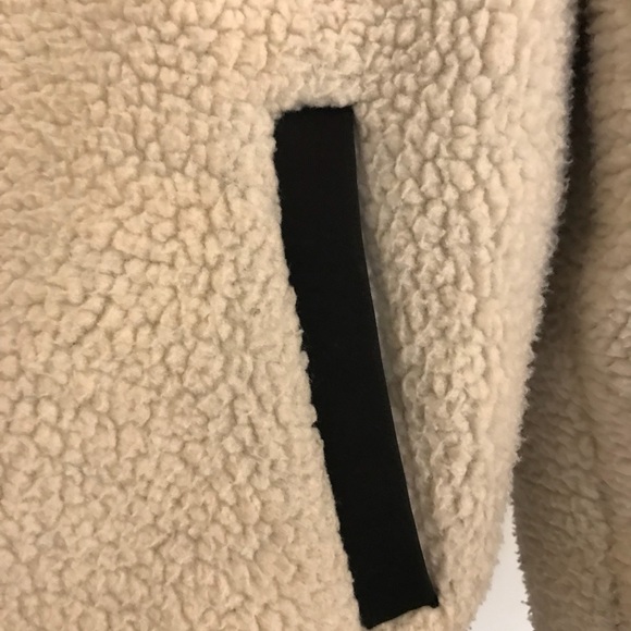 Sherpa jacket beige (S or M size) / Great quality and perfect condition - Picture 3 of 5